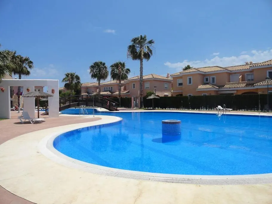 House Sleeps 6, Large Pool Walk To Beach Vera Casa de Férias