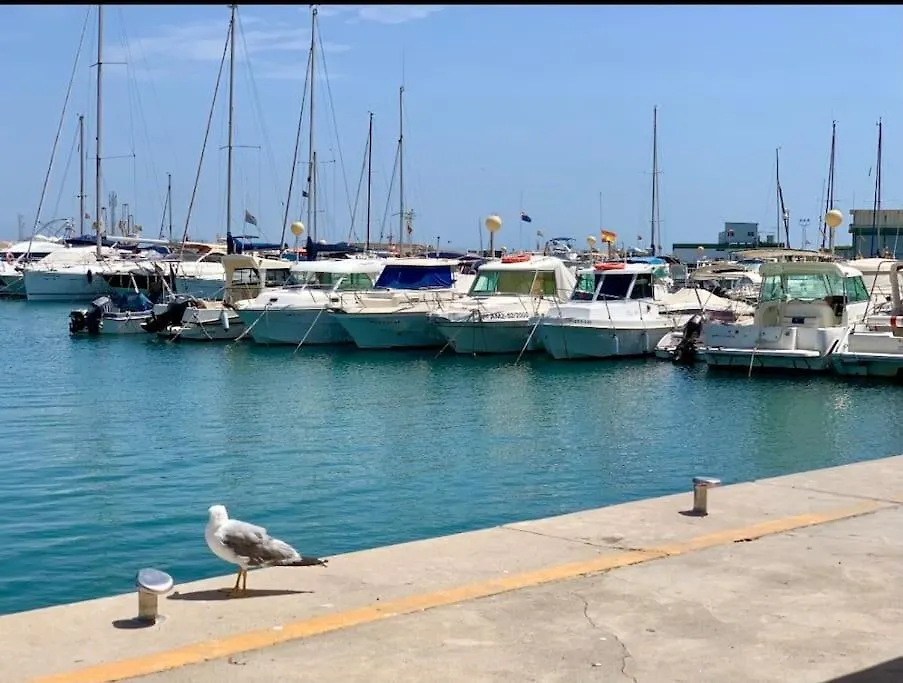 House Sleeps 6, Large Pool Walk To Beach Vera