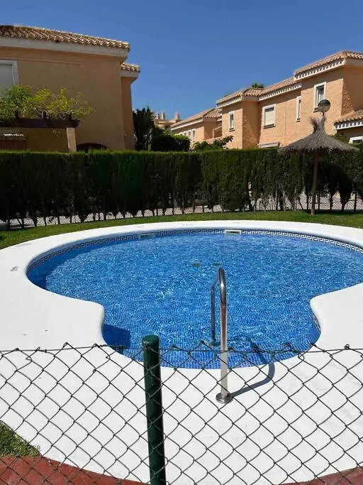 House Sleeps 6, Large Pool Walk To Beach Vera Holiday home