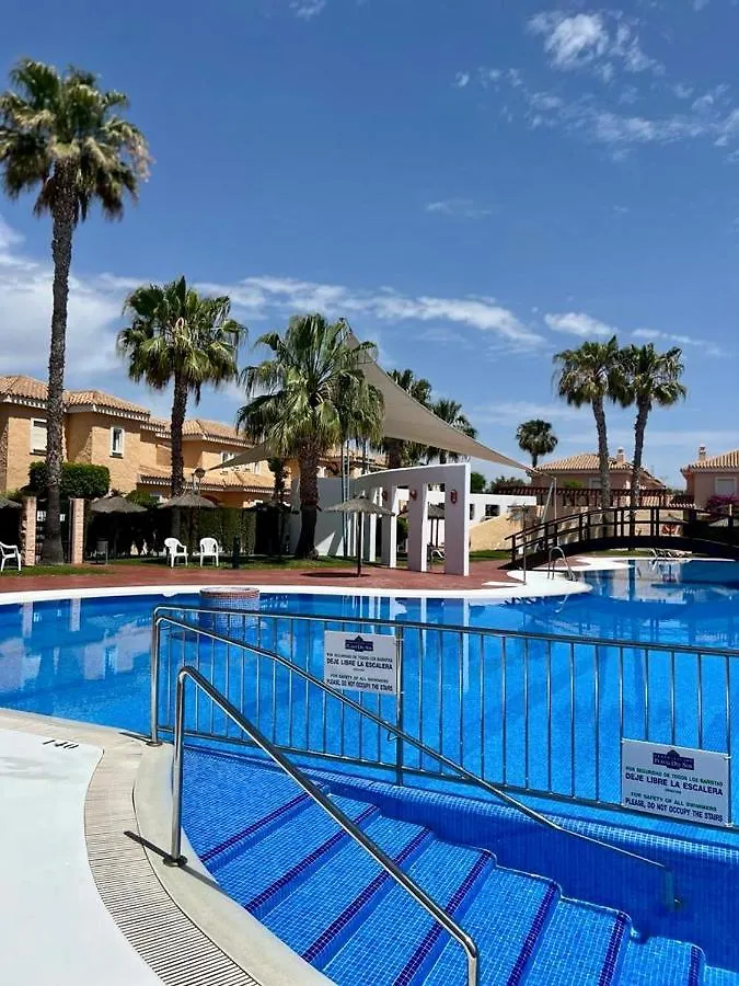 House Sleeps 6, Large Pool Walk To Beach Vera Casa de Férias